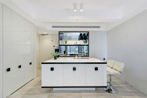 KOZYGURU HAYMARKET SYDNEY CITY VIEW 2 BED STUNNING APT NHA178-1206 - Accommodation Bookings 1