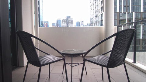 KOZYGURU SOUTH BRISBANE CITY VIEW 2 BED APT+ FREE PARKING QSB027-708 - Accommodation Bookings 3
