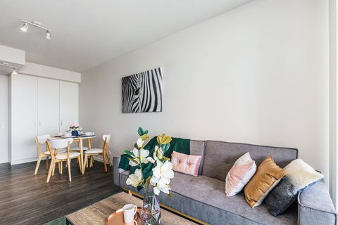 KOZYGURU SOUTH BRISBANE FUNKY 1 BED APT FREE PARKING QSB027-1810 - Accommodation Bookings 1