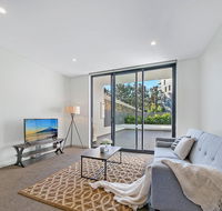 KOZYGURU WOLLI CREEK KOZY 3 BED APT  FREE PARKING NWC009 - Accommodation Bookings