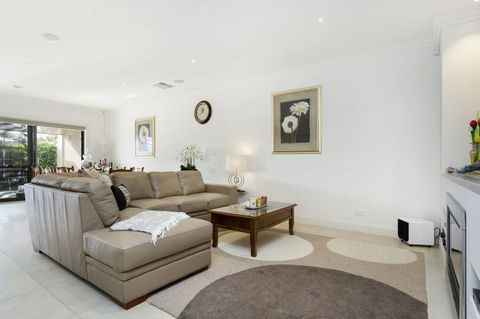 LA DOLCE VITA RETREAT - RYE - Accommodation Bookings 1