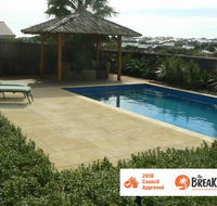 La Mer - Home with a Pool