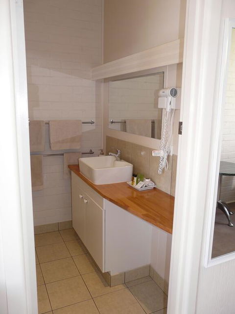 Lake Bolac Motel - Accommodation Bookings 2