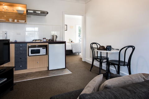 Lake Daylesford Apartment 3 - Accommodation Bookings 3