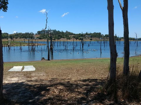 Lake Tinaroo Waterfrontage - Accommodation Bookings 2