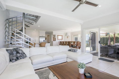 Lakehouse Family Oasis By Getastay - Accommodation Bookings 2
