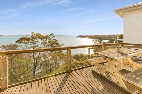 Lakescapes Cottage - 180 Degree Panoramic Views - Accommodation Bookings 2