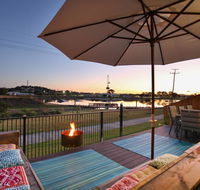 Lakeside Deck House - Accommodation Bookings