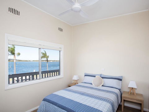 Lakeside Flats 2 Fresh New Look - Accommodation Bookings 3