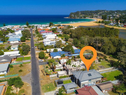 Lakeside Luxury - 13 Lake Street - Accommodation Bookings 2