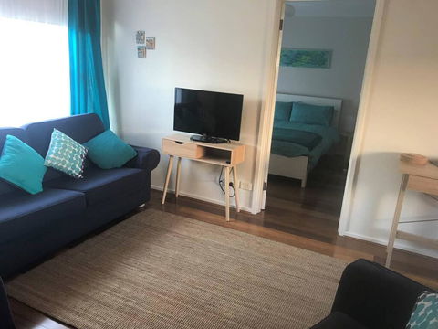 Laneway Bungalow 1 Bedroom Complete Unit East G - Accommodation Bookings 0