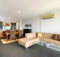 Large 3 Bedroom Apartment with River Views near the Stadium - Accommodation Bookings