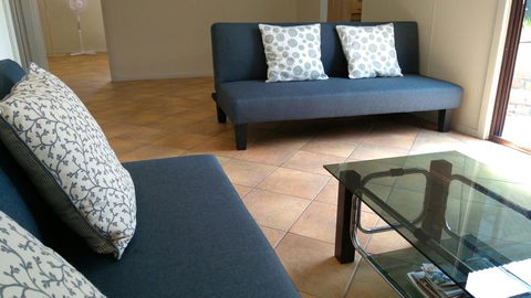 Large 6-Bedroom House With Wifi & Netflix Close To Singleton CBD Hunter Valley - Accommodation Bookings 2