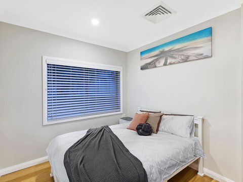 Lavish Lakefront Pool House - Accommodation Bookings 2