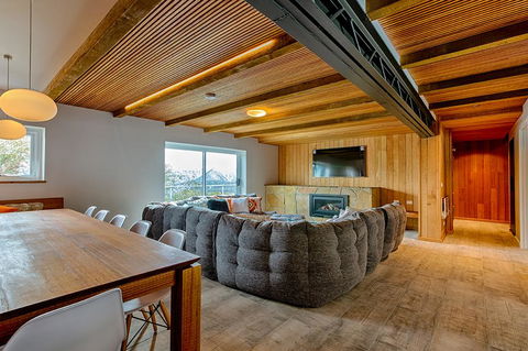 Le Chalets - Accommodation Bookings 2