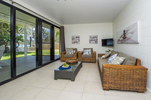 Lei Lo - Accommodation Bookings 1