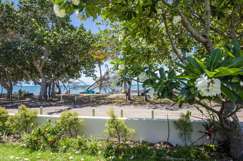 Lei Lo - Accommodation Bookings 0