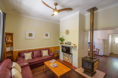 Lewana Cottages - Accommodation Bookings 2