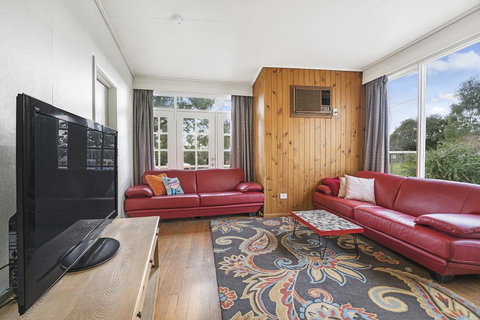 Lilydale 3 Bedroom House Pet Friendly - Accommodation Bookings 1