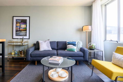 LUCY Stylish City Vibe And Views - Accommodation Bookings 0