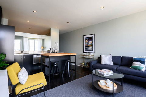 LUCY Stylish City Vibe And Views - Accommodation Bookings 2