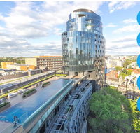 Luxurious Apartment at St Kilda Free Parking Netflix Wine WiFi Spotify