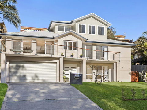 Luxurious Lake House - Accommodation Bookings 0