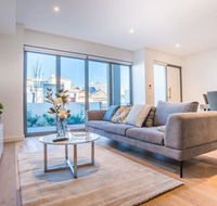 Luxurious Townhouse With Natural Light In Rosebery - Accommodation Bookings