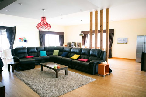 Luxurious Waterfront 10 Minutes Drive To Phillip Island (sleeps 12) - Accommodation Bookings 3