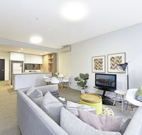 Luxury 1 bedroom  1 study with 1 parking - Accommodation Bookings