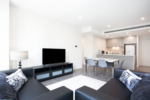 Luxury 3 Bedroom Apartment In An Amazing Location - Accommodation Bookings 1