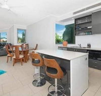 Luxury Apartment perfect location - Accommodation Bookings