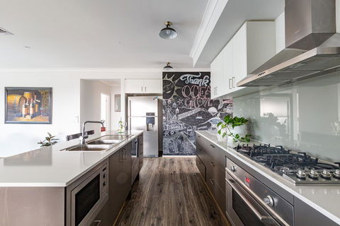 Luxury Escape In Ocean Grove - Accommodation Bookings 1