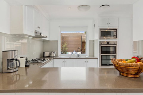Luxury Family-size Home In Smart Beachside Suburb - Accommodation Bookings 2