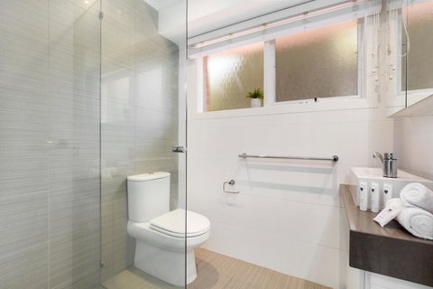 Luxury Family-size Home In Smart Beachside Suburb - Accommodation Bookings 3