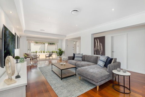 Luxury Family-size Home In Smart Beachside Suburb - Accommodation Bookings 0