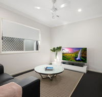 Luxury Home close to Sleemans QE2 Hospital  Griffith Uni - Accommodation Bookings