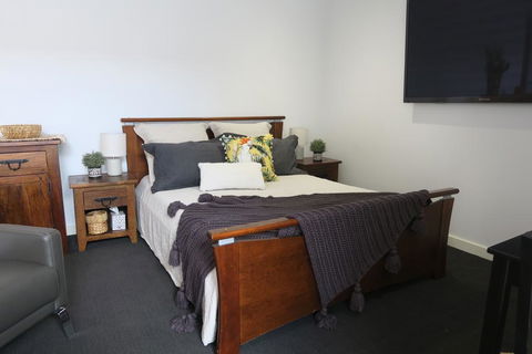 Luxury Homestay BNB In Rochedale - Accommodation Bookings 0