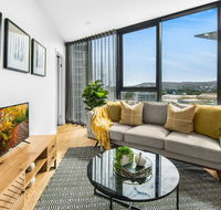 Luxury Inner-city Pad with Pool Gym and Sauna - Accommodation Bookings