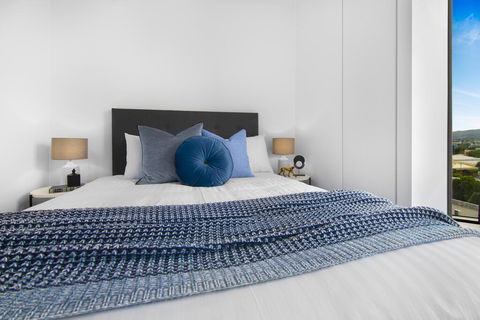 Luxury Inner-city Pad With Pool, Gym And Sauna - Accommodation Bookings 2