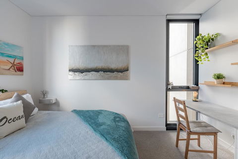 LUXURY KING APARTMENT PARRAMATTA CBD 1 MIN FROM STATION & WESTFIELD Sleeps 4 - Accommodation Bookings 3