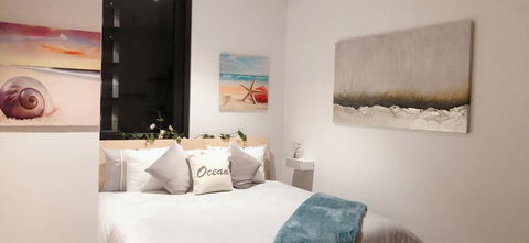 LUXURY KING APARTMENT PARRAMATTA CBD 1 MIN FROM STATION & WESTFIELD Sleeps 4 - Accommodation Bookings 1