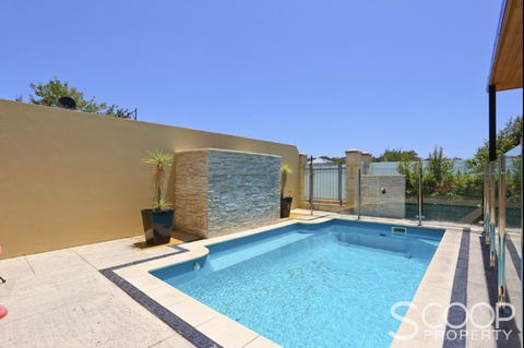 LUXURY VILLA W POOL & SPAS - Accommodation Bookings 2