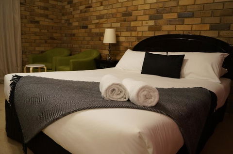 Magdala Motor Lodge & Lakeside Restaurant - Accommodation Bookings 0
