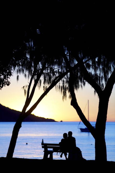 Maggies Beachfront Apt. 4 - Accommodation Bookings 3
