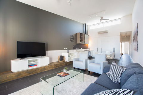 Magnificent Apartment + FREE Car Park Near CBD - Accommodation Bookings 0