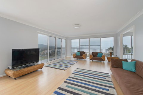 Malibu Holiday House, 6 Dulconghi Street - Accommodation Bookings 3