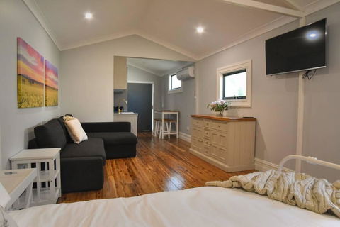 Mar Q Apartment - Accommodation Bookings 1