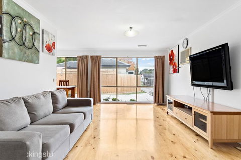 Maroondah 3 Bedroom House In Kilsyth - Accommodation Bookings 1