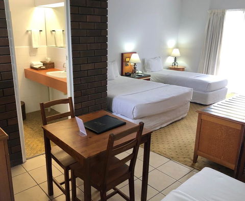 Matador Motor Inn - Accommodation Bookings 1
